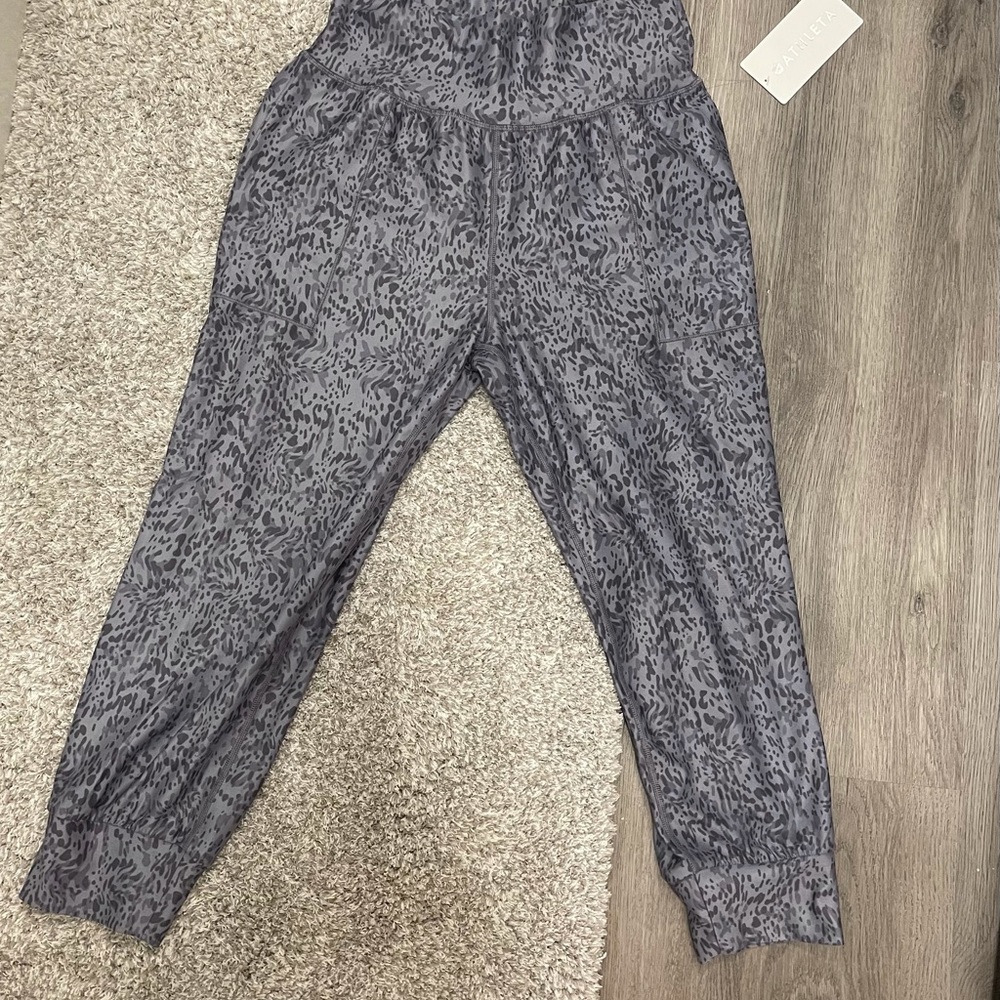 Athleta legging/joggers leopard
